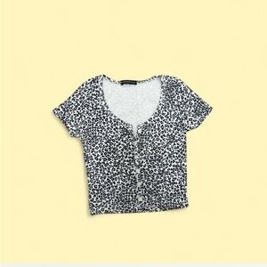 ✨ Brandy Melville leopard print crop top✨